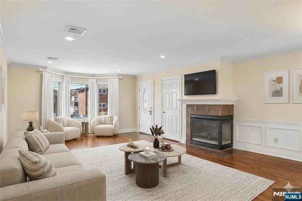 128 Princeton Pl #A - Photo 2 of 12