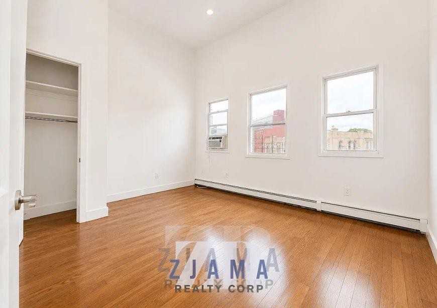 1424 Flatbush Ave - Photo 3 of 9