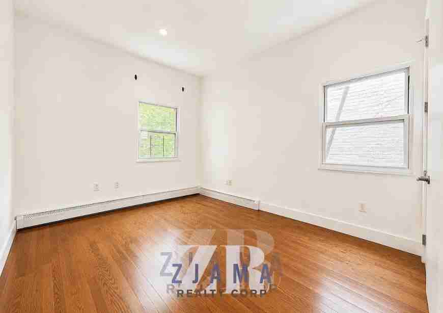 1424 Flatbush Ave - Photo 4 of 9