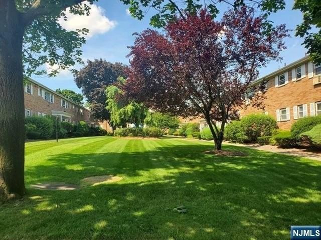 2-18 Virginia Dr #B - Photo 2 of 11