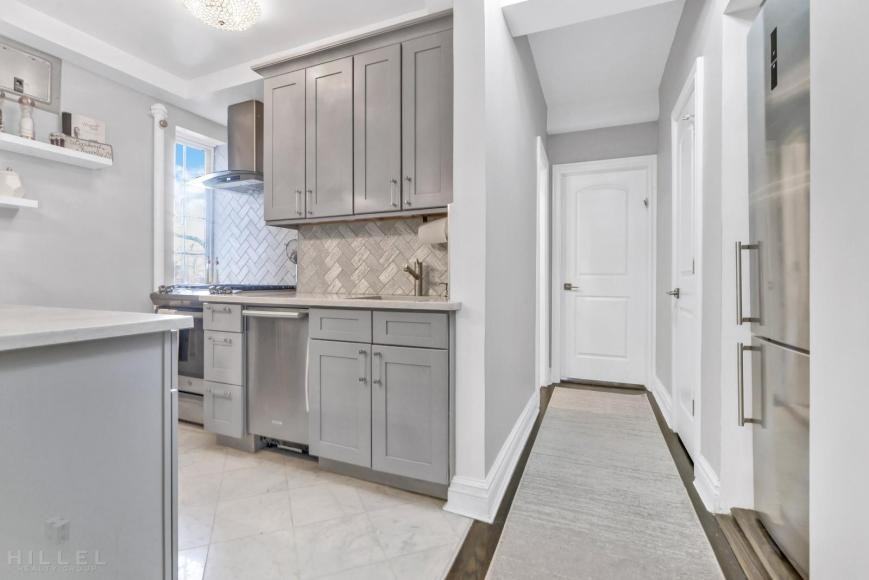 20 Continental Ave - Photo 4 of 10