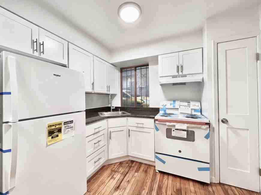 47 Cooper St - Photo 4 of 10
