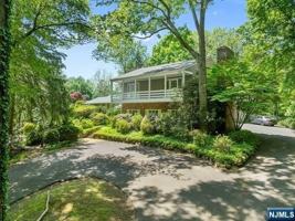 featured image of 3 Lambs Ln