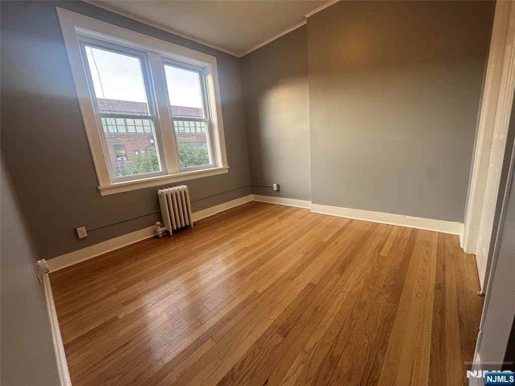 225 Harrison Ave - Photo 5 of 9