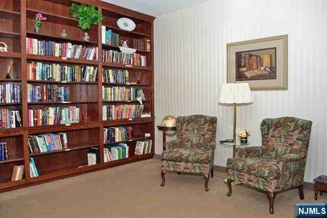 6303 Richmond Rd - Photo 5 of 21