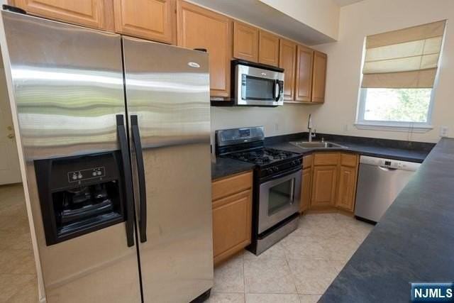 199 Van Winkle St #2 - Photo 6 of 22