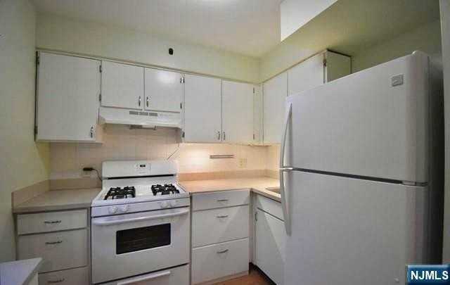 1565 Center Ave #2F - Photo 7 of 13