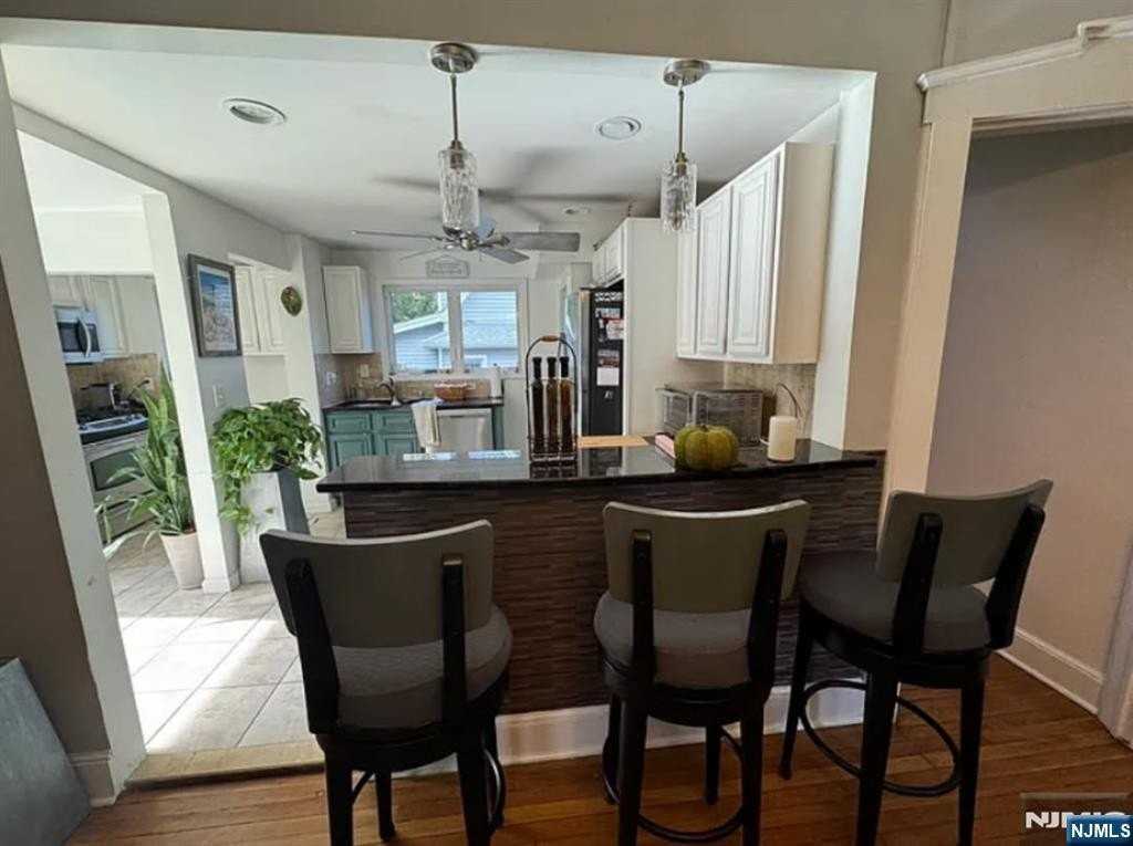 186 Selvage Ave - Photo 4 of 13