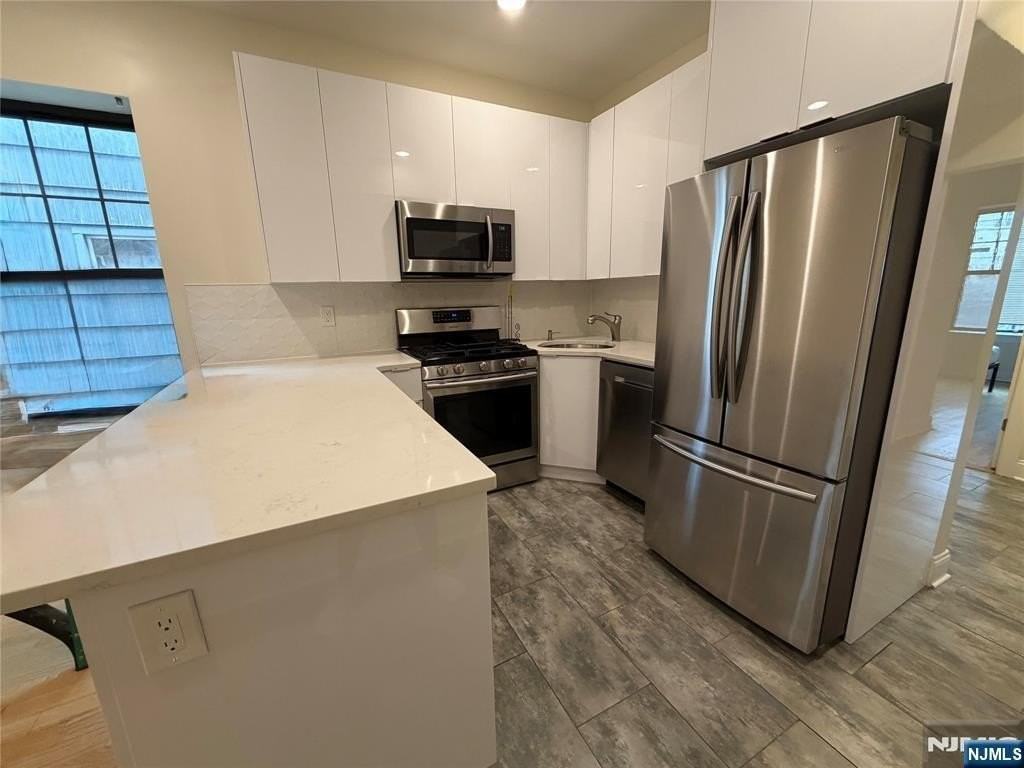 84 Van Wagenen Ave #1L - Photo 4 of 13