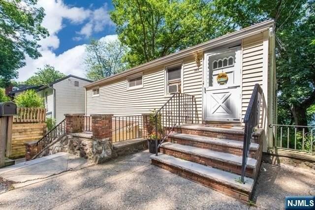 21 E Shore Rd - Photo 2 of 23