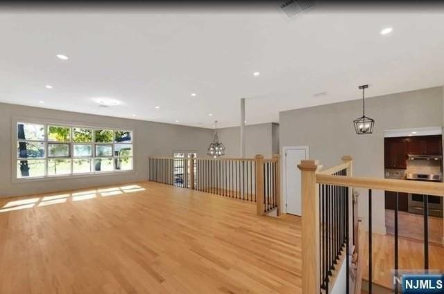 22 Greentree Ter - Photo 3 of 26