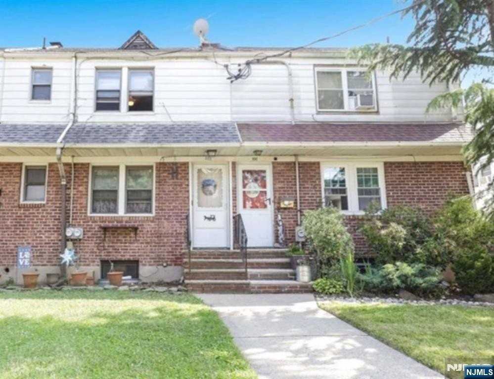 592 Beverly Rd #2ndFL - Photo 7 of 7