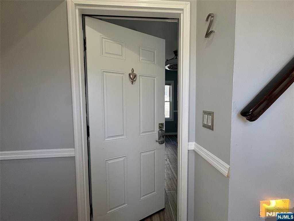 282 Harding Ave #1stFL - Photo 6 of 21
