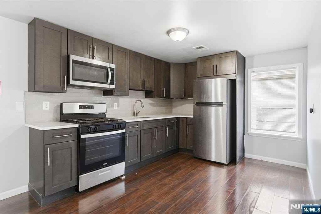 59 Farley Ave #3 - Photo 7 of 17