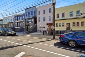 featured image of 364 New York Ave #1
