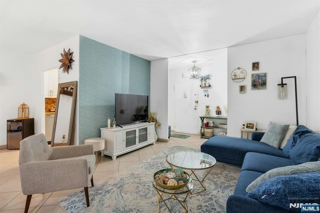 1375 River Rd #LG - Photo 5 of 18