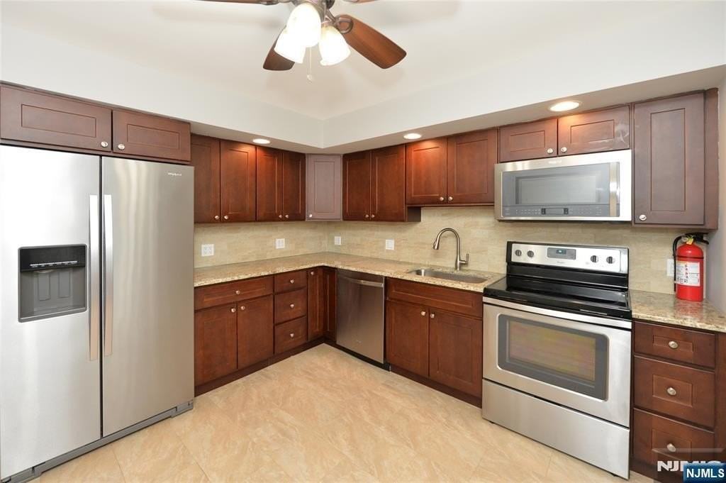 2131 Ridge Rd #D15 - Photo 4 of 16