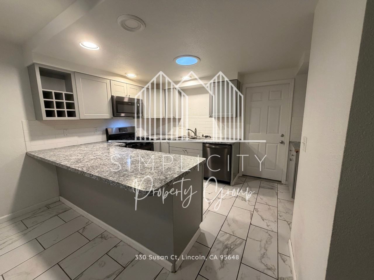 330 Susan Ct #1 - Photo 5 of 26
