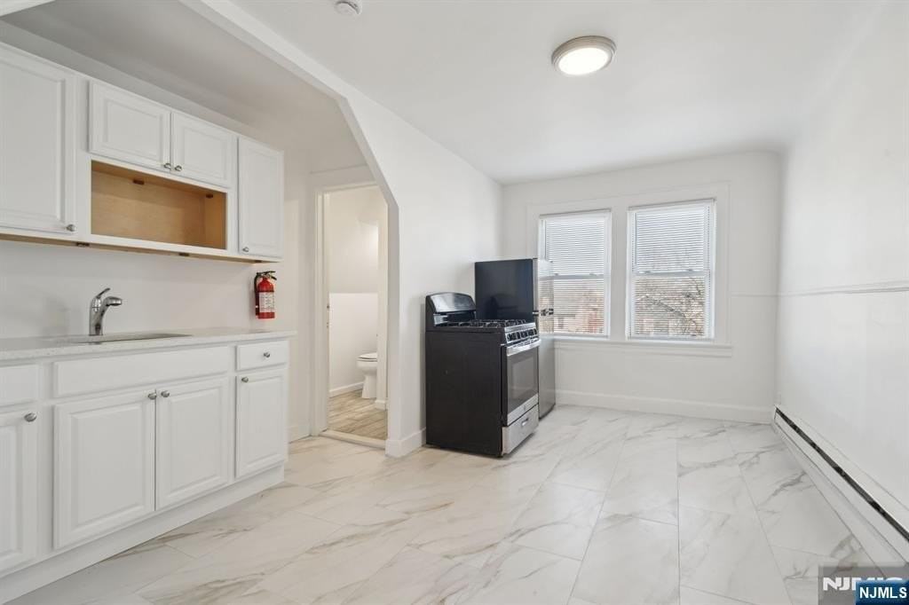 403 Abington Ave #3 - Photo 3 of 11