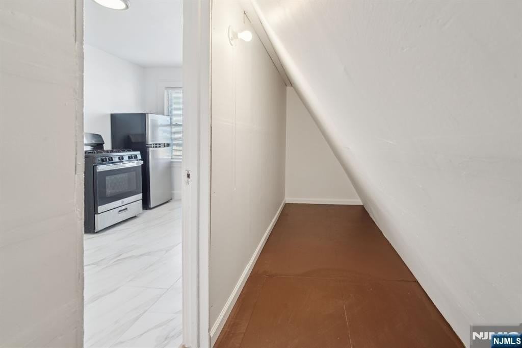403 Abington Ave #3 - Photo 5 of 11