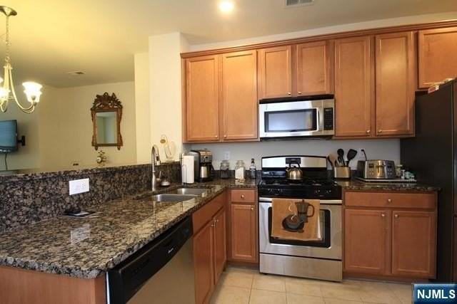 22 Clover Ln - Photo 5 of 17
