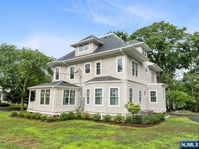 389 Spring Ave #C - Photo 3 of 33