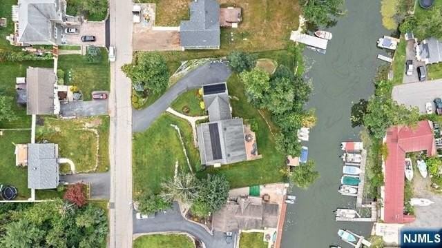 27 Ringwood Ln - Photo 2 of 26