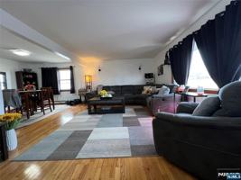 featured image of 436 Sylvan St #1