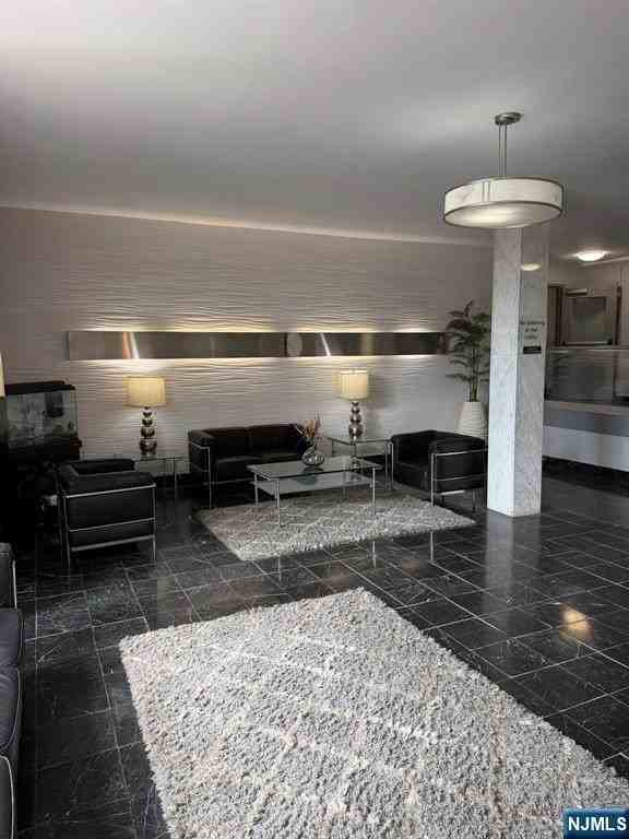 E 39th St #2L - Photo 2 of 41