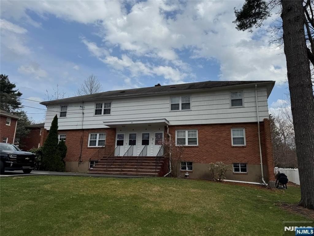 10 Engle St #1
