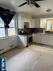 469 Westview Ave - Photo 4 of 15