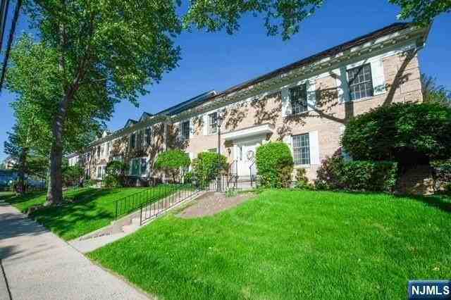 11 S Maple Ave #11B - Photo 6 of 19