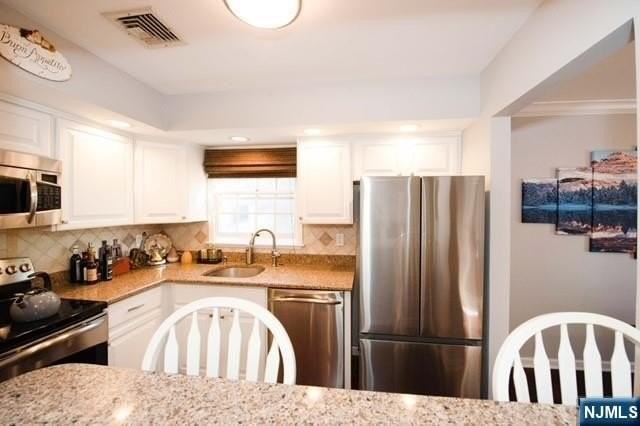 11 S Maple Ave #11B - Photo 7 of 19