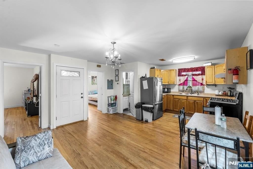 360 Gorge Rd #2 - Photo 6 of 19