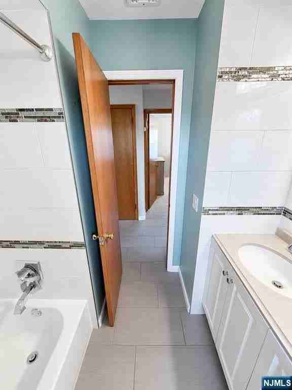106 Rochelle Pkwy #2 - Photo 7 of 26