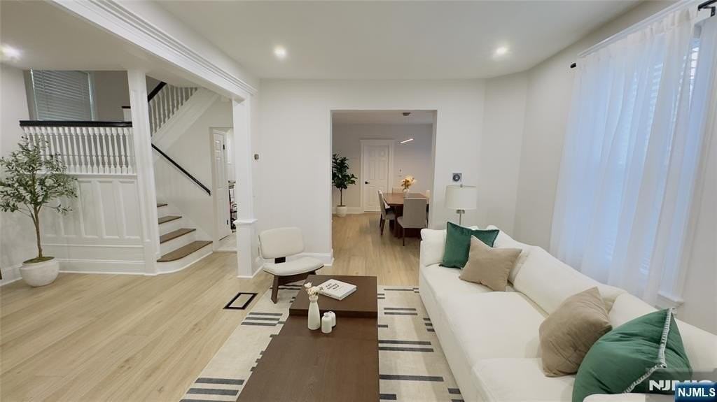 392 Lookout Ave - Photo 7 of 16