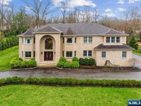 324 Lake St - Photo 1 of 1