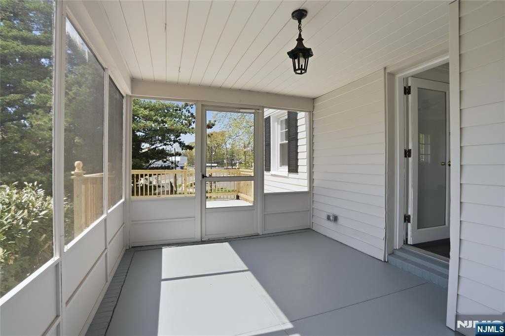 8 E Ridgewood Ave - Photo 5 of 21