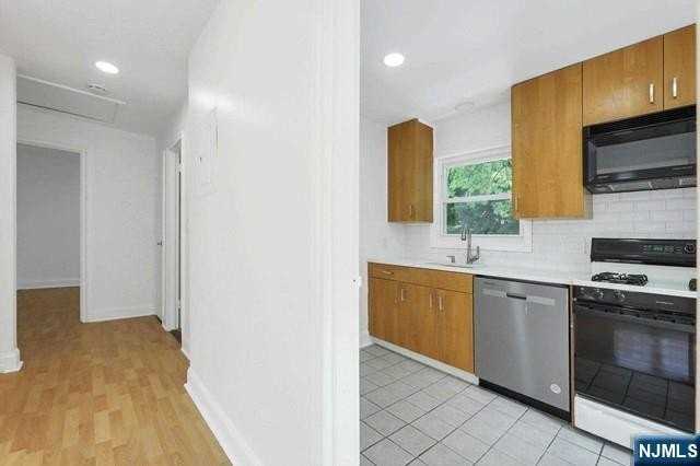 179 Christie Hts #B - Photo 5 of 21