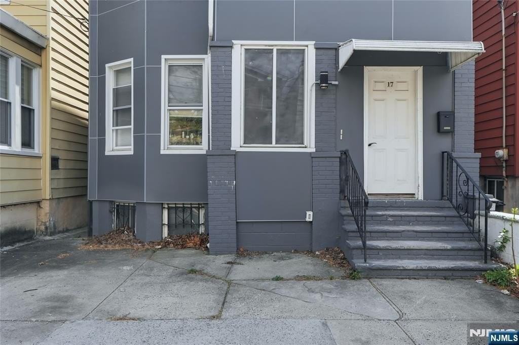17 Troy St #2 - Photo 2 of 28