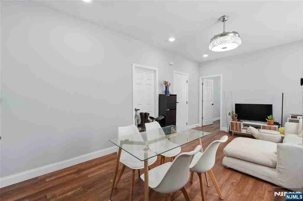 17 Troy St #2 - Photo 3 of 28
