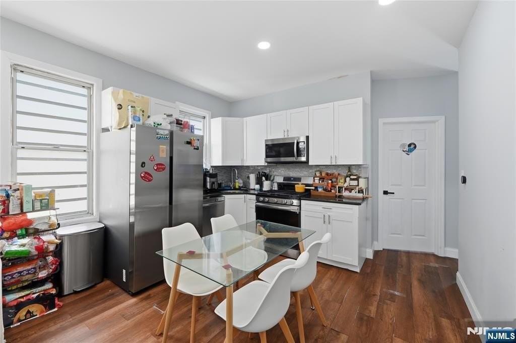 17 Troy St #2 - Photo 6 of 28