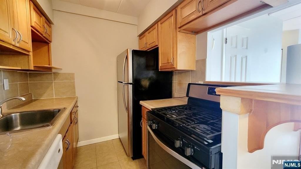 515 Anderson Ave #6A - Photo 4 of 10