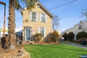 featured image of 21 Central Ave