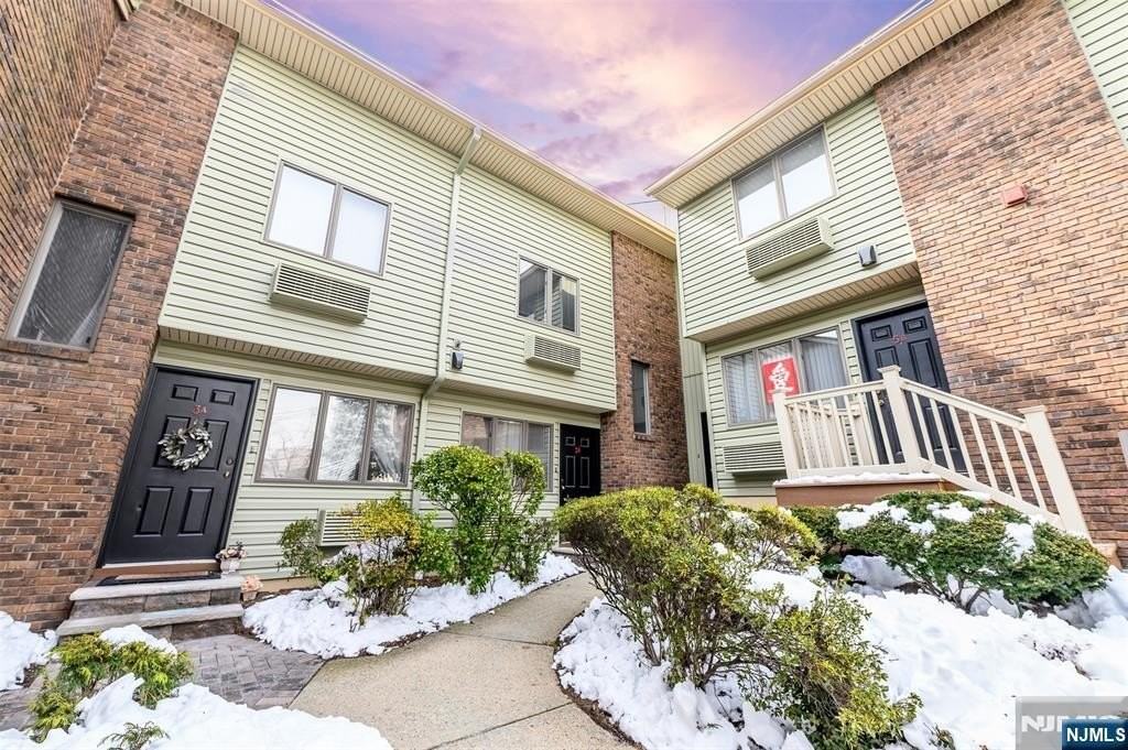 115 Coles Ave #3B - Photo 2 of 30