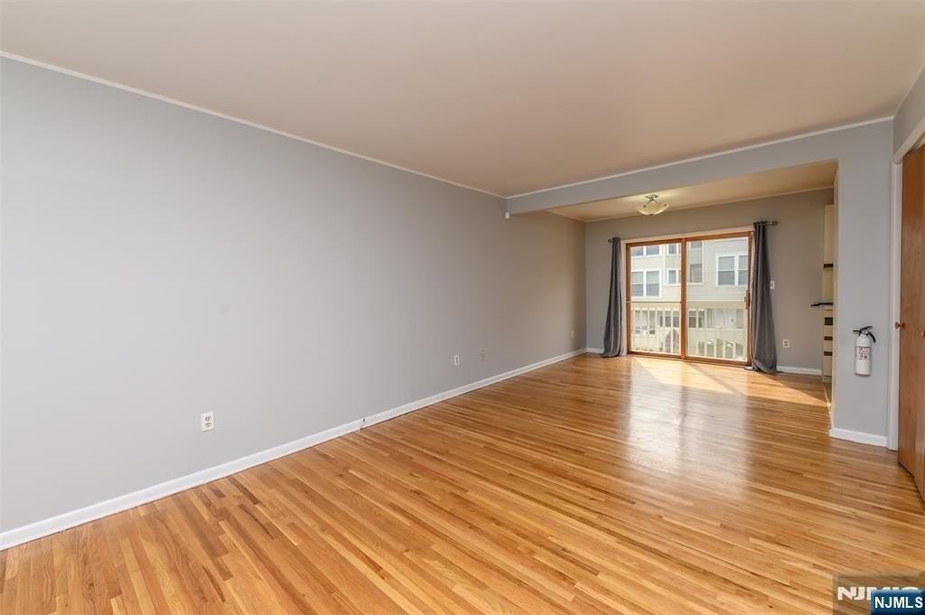 115 Coles Ave #3B - Photo 3 of 30