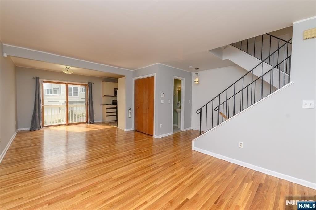 115 Coles Ave #3B - Photo 5 of 30
