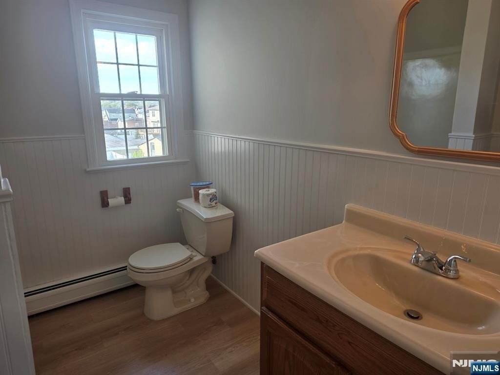 633 10th St #2 - Photo 4 of 11