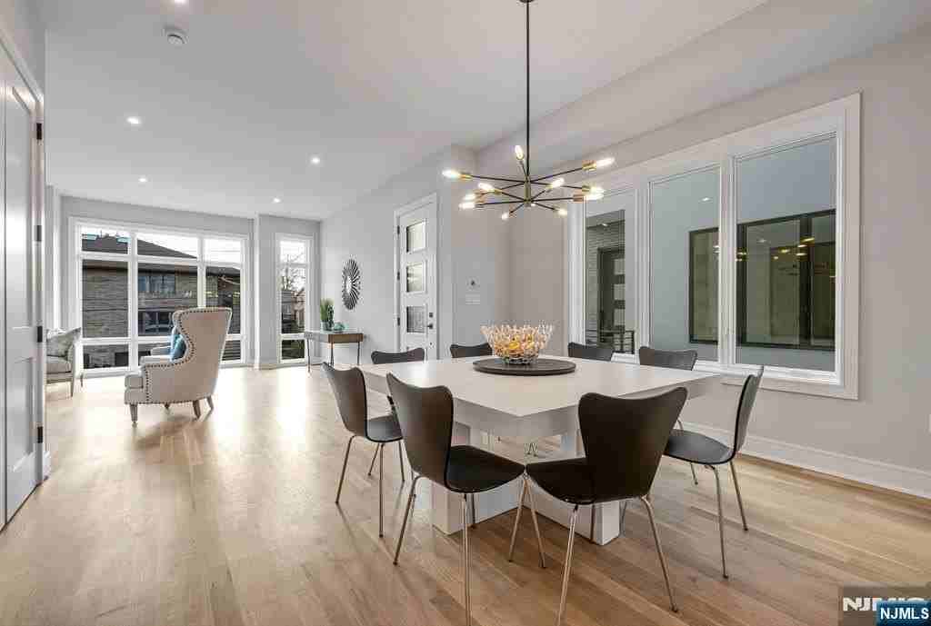 2447 Camner St - Photo 6 of 49