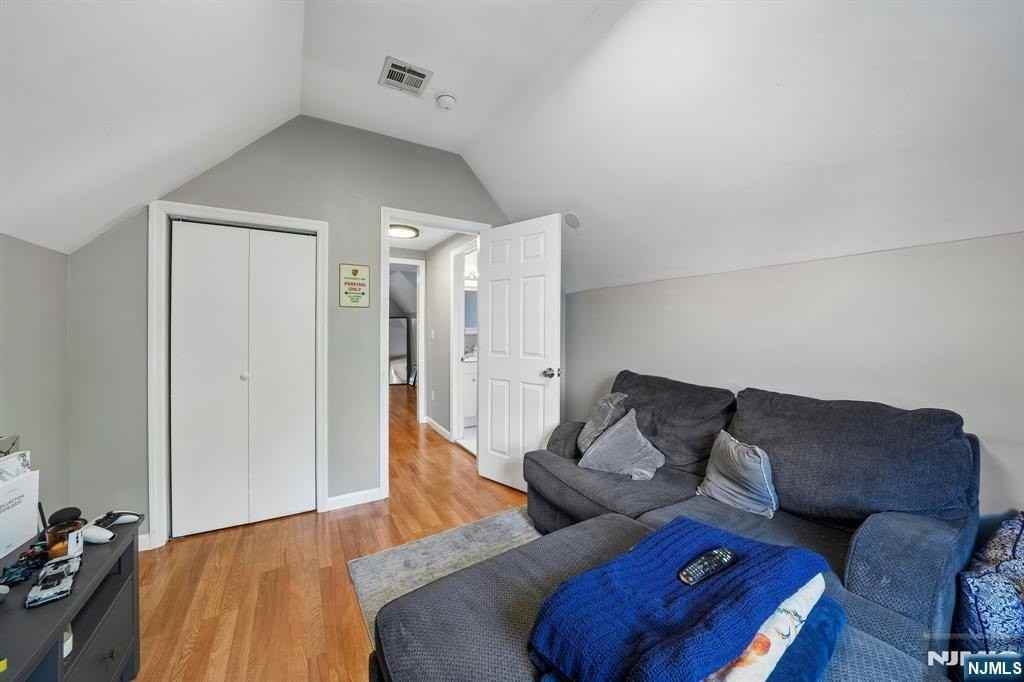 133 Franklin Ave #3 - Photo 2 of 17